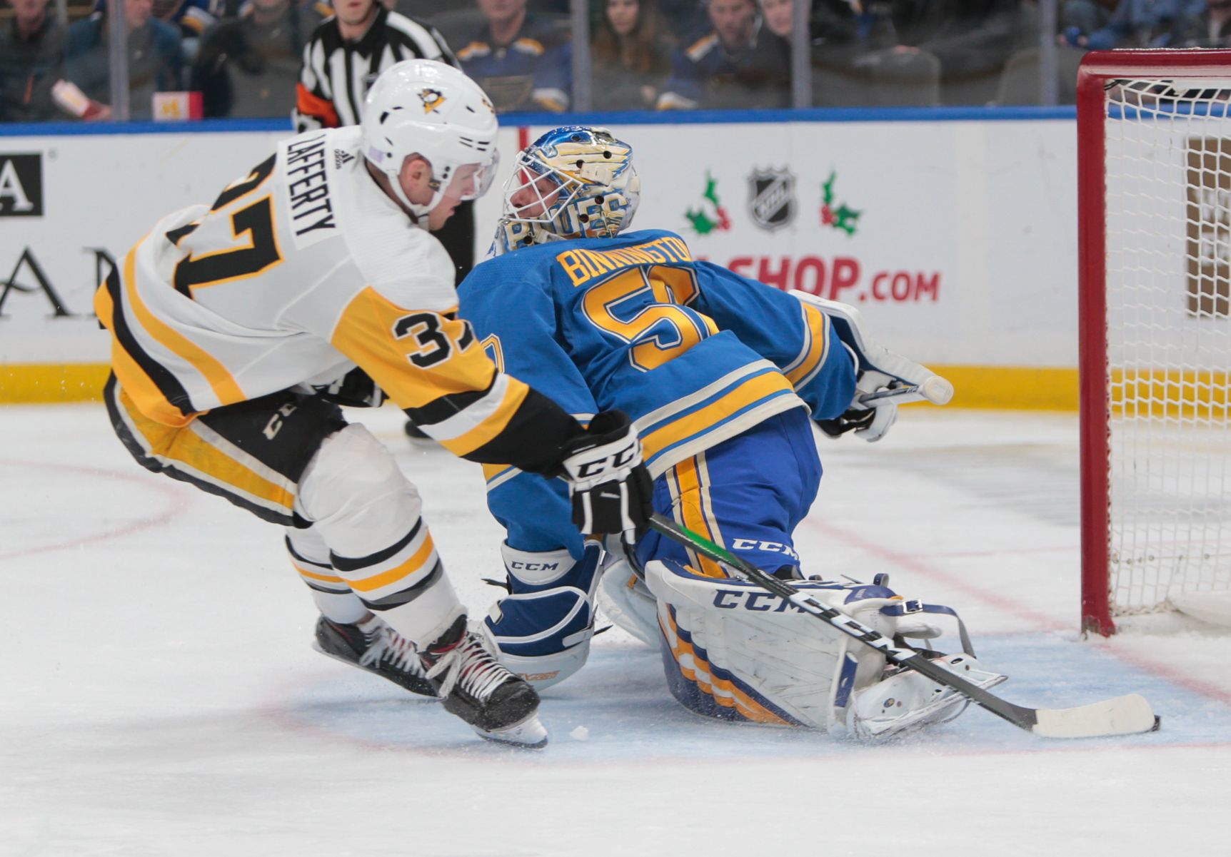 Blues take on Penguins at home